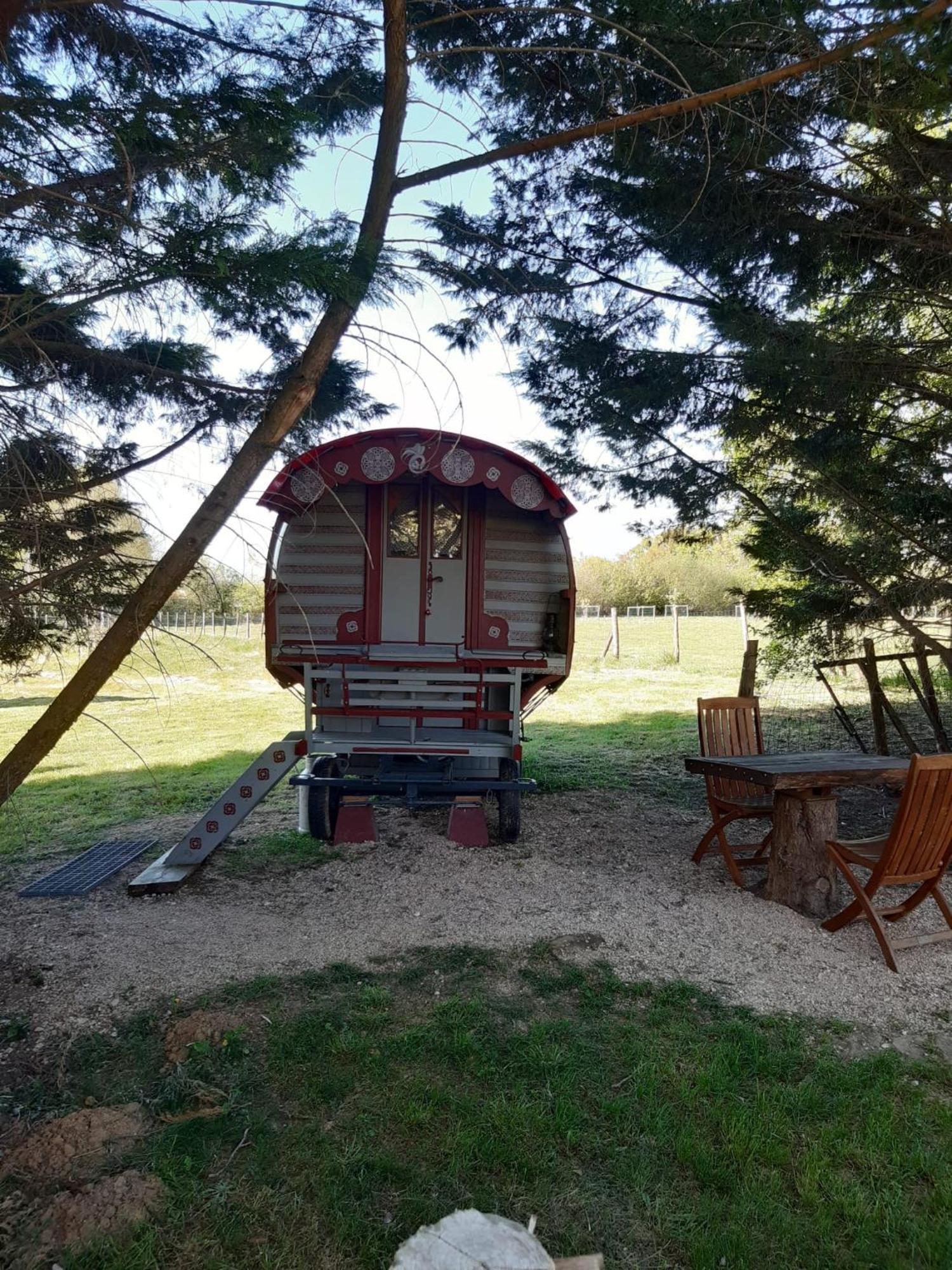 Roulotte Irlandaise Polly Otel Saint-Vincent-en-Bresse Dış mekan fotoğraf